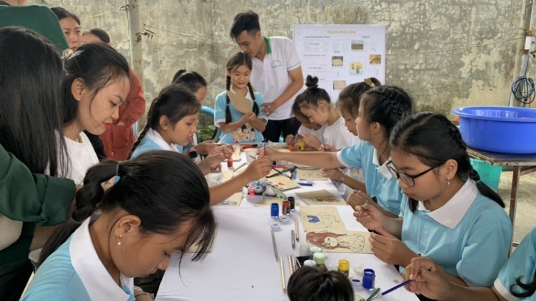 Thừa Thiên Huế: T’ngay bhiệc bhan bhrợ rau tơợ pr’đươi ta lơi Huế 2023-Pa xiêr n’noh nhựa