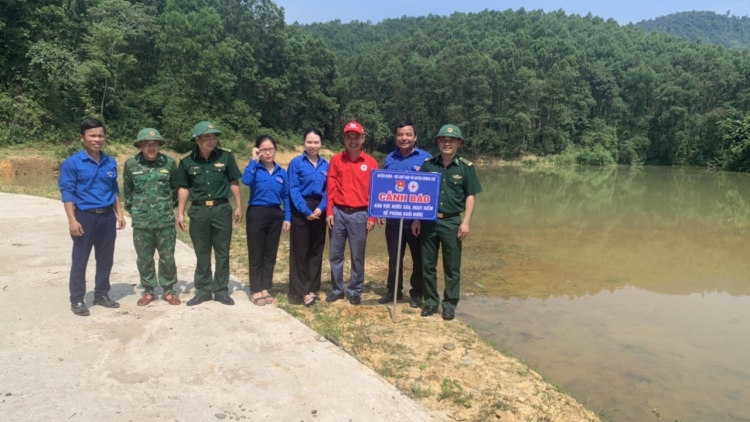 Rơcăng sơndră lài- Broă lơh dong lơh tơrmù ƀà khà kơnòm dềt bŭ dà