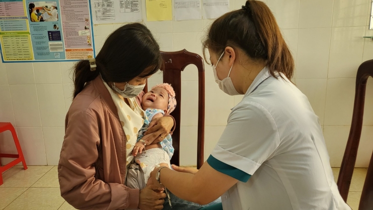 Dak Lak: Pơreăng kô pơtối vêh ta atú xua ôh tá bê vaccine