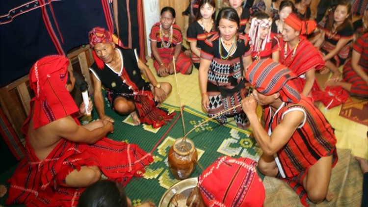 GHEIH MEKRE ADAT LAKHAH DI URANG PA CÔ DAOK DI BHUM GLAONG A LƯỚI