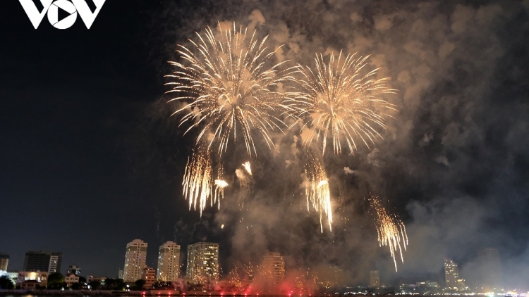 ពត៌មាន ម៉ោង​ ៦