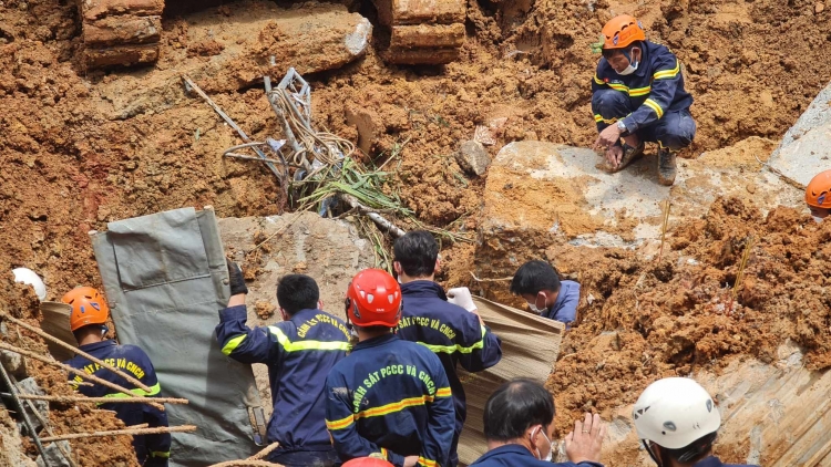 Tơrlah ù tàm Dà Làc: Neh jòi bàn anih 2 nă cau gơtìp bồr