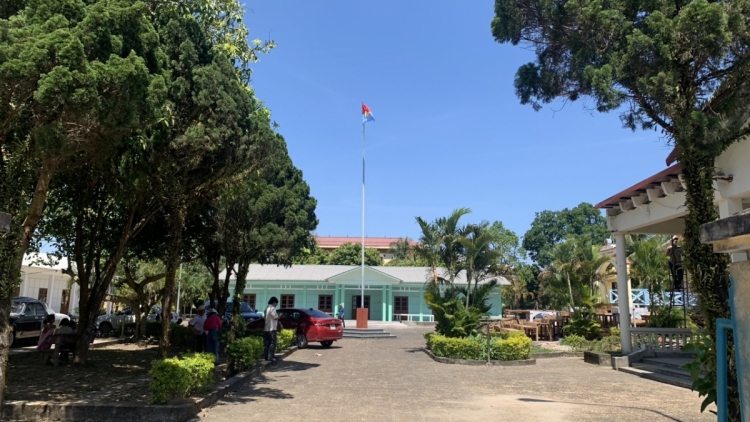 Lưm lêy k’cir đông bhrợ bhiệc Chính phủ Cách mạng lâm thời Cộng hoà miền Nam Việt Nam