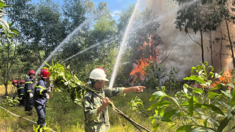 Quảng Ngãi: Căh choom căh lêy ghít, ra văng zập liêm pazêng bh’rợ zâl cha groong rooh crâng