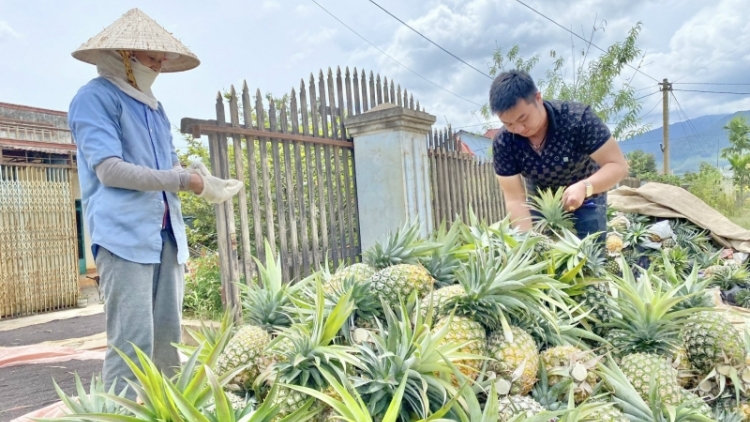 Chik tơ jur dơnuh hin tơring mơmat tat