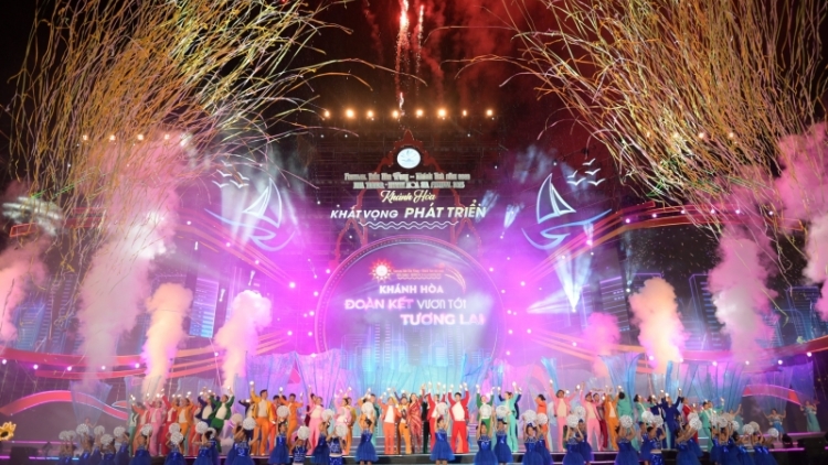 Festival Biển Nha Trang: Liêm pr’hay lâng cr’noọ cr’niêng dưr k’rơ