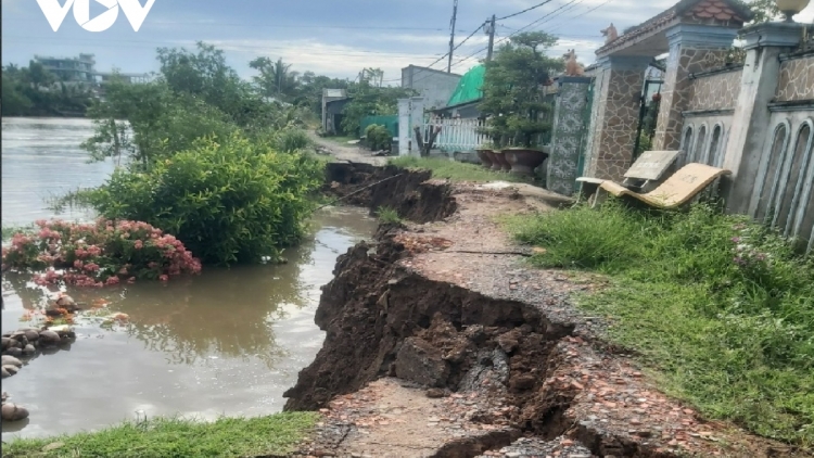 ពត៌មាន ម៉ោង​ ៦