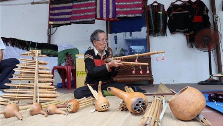 Pa căh chr’năp văn hóa liêm pr’hay bhlầng âng đhanuôr acoon coh Nam Trung bộ lâng Tây Nguyên