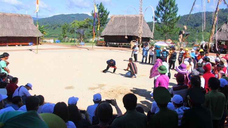 Râu liêm pr’hay bh’rợ chr’ơh chr’lêê âng ma nưih Cơ Tu