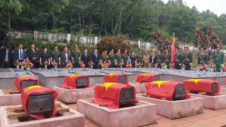 Kon Tum: Čang ênuh, dơr 12 klang lĭng kahan djiê êngiă ti Lào leh anăn Campuchia