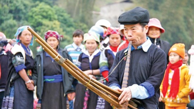 Nghệ thuật khèn âng ma nưih Mông coh Yên Bái năc C’kir văn hóa phi vật thể k’tiêc k’ruung