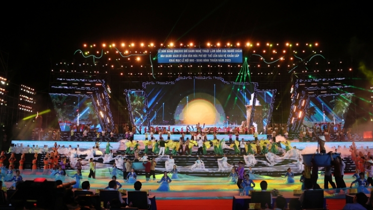 Chủ tịch nước pâh Bhiêc bhan đơp Bằng xay moon âng UNESCO cơnh lâng nghệ thuật bhrợ k’ool âng ma nưih Chăm