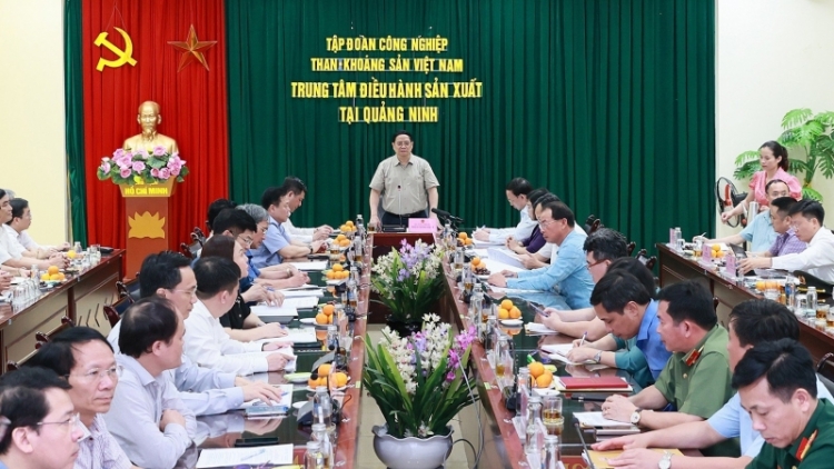 Thủ tướng uănh nđôi nău ăp sam ƀŭt pă điện n’hanh trong kan joi ƀư, pă sah ônh an nkra njêng ta Quảng Ninh