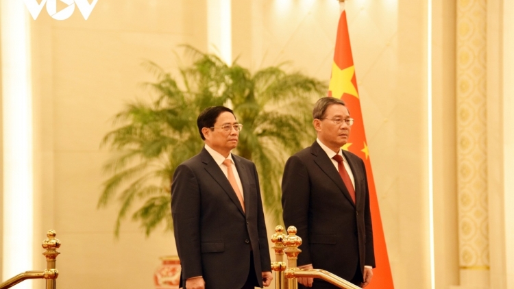 Thủ tướng Lý Cường pơm tơm Pơm lêh sơng Thủ tướng Phạm Minh Chính năm tơmang Trung Quốc