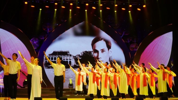 Hơdră adoh suang hơdor glăi 112 thun Hrơi Wa Hồ ĕp jơlan hơkrŭ