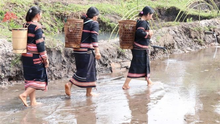 Parơtuk cim mơni bơyan phang lah jŭ 