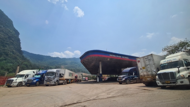 “Pađhêy đơơng âng hàng hóa đhị Cửa khẩu Cha Lo” – Hải quan Quảng Bình moon ng’cơnh?