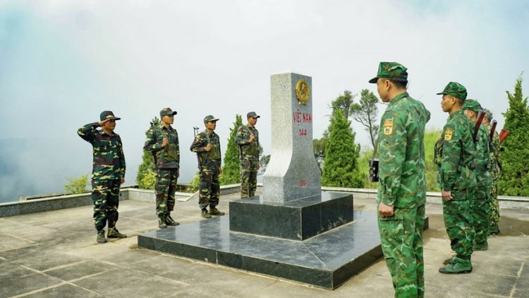 Kahan knông lăn (Ca ngợi bộ đội biên phòng)