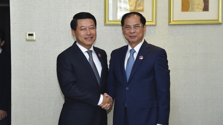 Việt Nam - Lao tŭ ư ngă hrŏm kơjăp ƀơi mông jơnum lu bơnah 