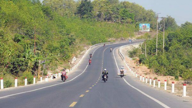 JAIK 2.300 TỶ ĐỒNG BUH TAME NGAK JALAN NGAK JALAN HỒ CHÍ MINH GAH CHƠN THÀNH - ĐỨC HÒA