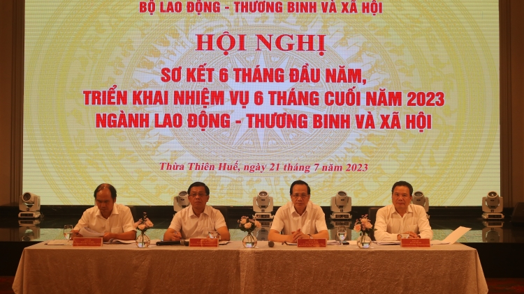 6 mlan akŏ thŭn: Êbeh 1 êklăk čô mnuih mâo bruă tŭ dưn mâo klei đru truh 14 êbâo êklai prăk 