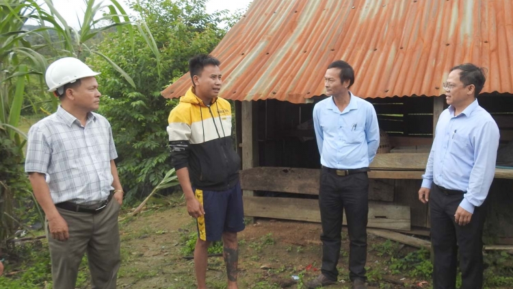 Klei mgei lăn ti Kon Tum – Klei huĭ hyưt rŭng răng