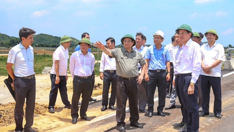 Thủ tướnguănh năl nău ƀư trong Đông-Tây tơm ta n’gor Ninh Bình