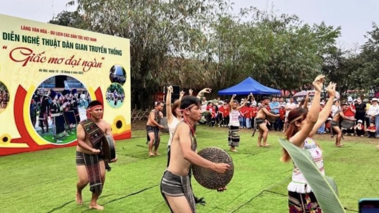 Chĭng chêng păng khăn, hơbăn ao tanh – tơmam kăp gĭt tơƀôh ăn tơdrong arih xa pơdrŏng kơ bơngai Mạ tơ̆ Lâm Đồng