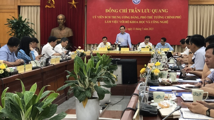 Pôa Trần Lưu Quang, Ngế pro xiâm phŏ hnê ngăn tơnêi têa pêi cheăng ƀă Khu xiâm ngăn ‘na Khoa hok ƀă Kong ngê̆