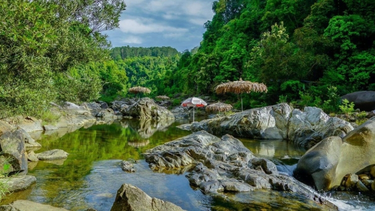 Thừa Thiên Huế: Lêy cha mêết pa dưr pa xớc zâp đhị du lịch vel bhươl pazưm lâng toọm, tran đác