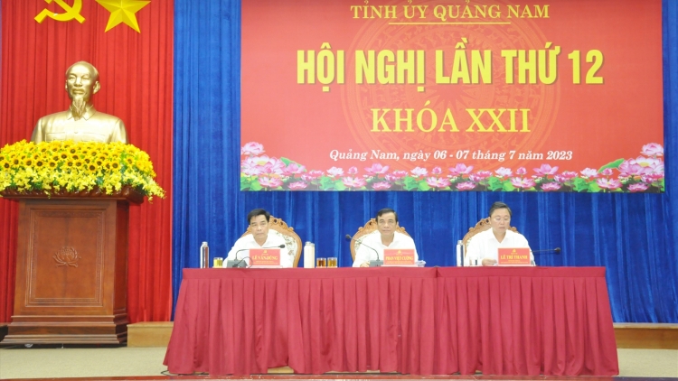 Tơợp bhrợ Hội nghị Tỉnh uỷ Quảng Nam g’luh 12 (khoá XXII): Prá xay bh’nơơn xay bhrợ cơnh Nghị quyết âng Đảng bhlưa nhiệm kỳ