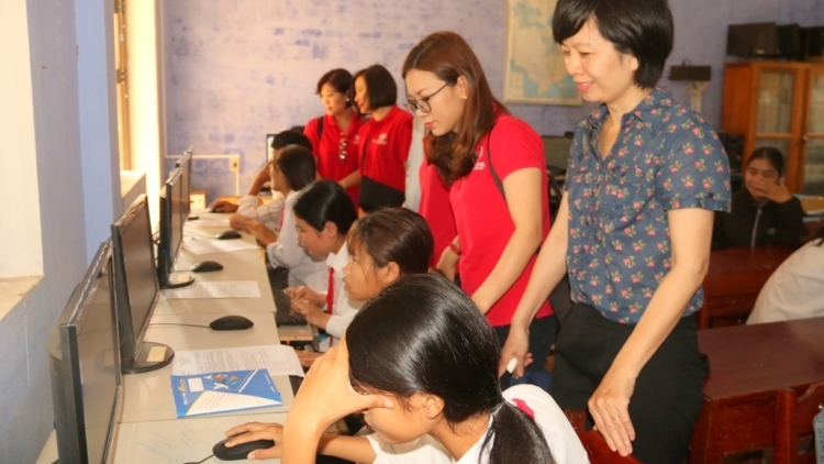 Thừa Thiên Huế: Đoọng lấh 4.870 máy tính bảng zooi học sinh đha rứt