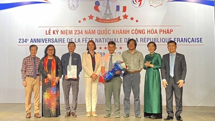 Bi lu jơr bruă mjĕ êrô mnuih ƀuôn sang plah wah ƀuôn prŏng Hồ Chí Minh leh anăn Prăng 