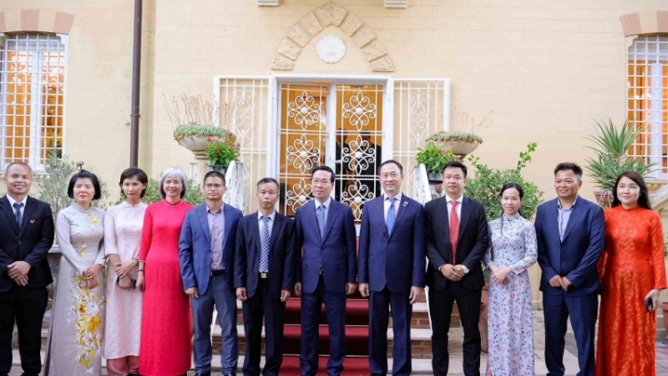 Khua lăn čar Võ Văn Thưởng bi tuôm mnuih ƀuôn sang pô ti Italia 