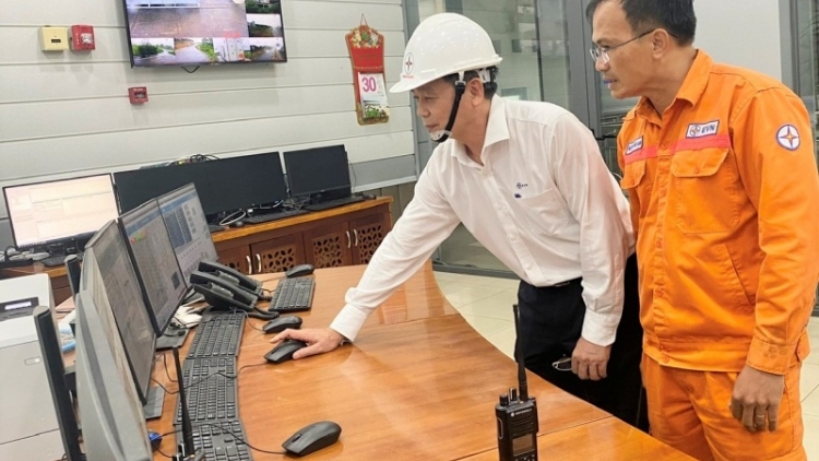 Hnam kmăi đak ŭnh hơyuh Tây Nguyên sơđơ̆ng đak ăn tơring pơbăh