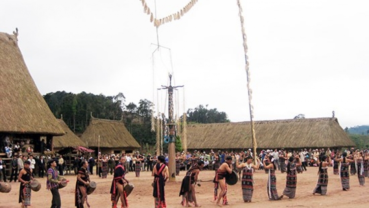 Gươl – C’kir văn hoá chr’nắp âng manứih Cơ Tu