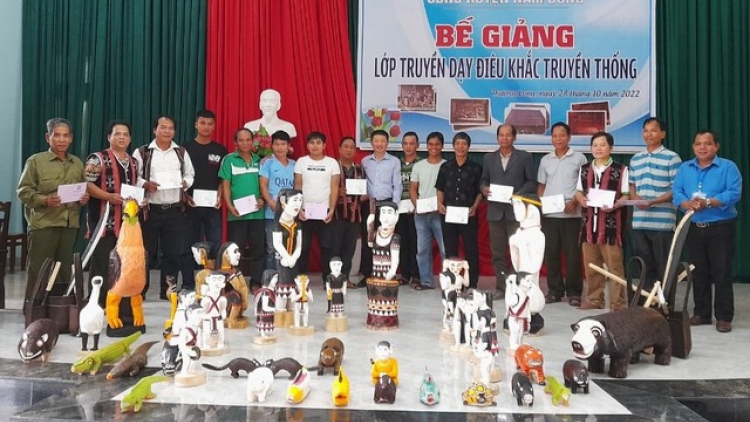 Thừa Thiên Huế: G’luh tr’nơớp bhrợ bh’rợ c’cooch b’boọc ty đanh âng đhanuôr Cơ Tu