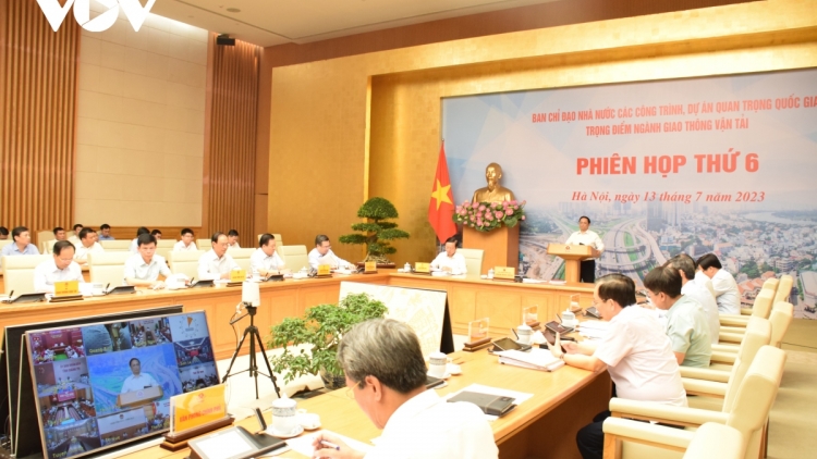 Thủ tướng đơng lam pơrjum bè ală rơndap broă lơh kuơmàng dà lơgar gah gùng lòt mờ pơndiang phan