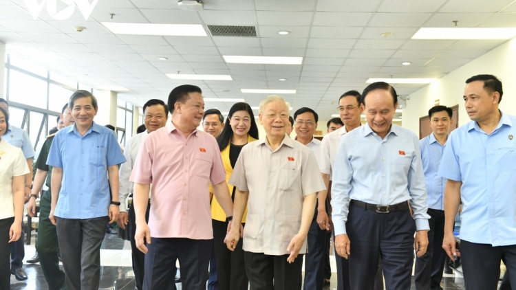 Khua gĭt gai Đảng Nguyễn Phú Trọng bi tuôm hŏng phung bi ala ƀuôn prŏng Hà Nội  