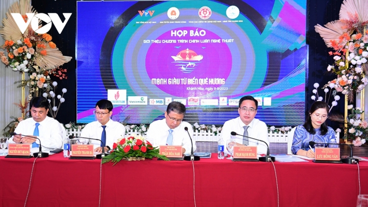 Hôp tơbleăng tơdroăng tơpui ‘na ngê̆ thuât ‘’Rơdêi kro mơdrŏng ing têa kơxĭ pơlê pơla’’