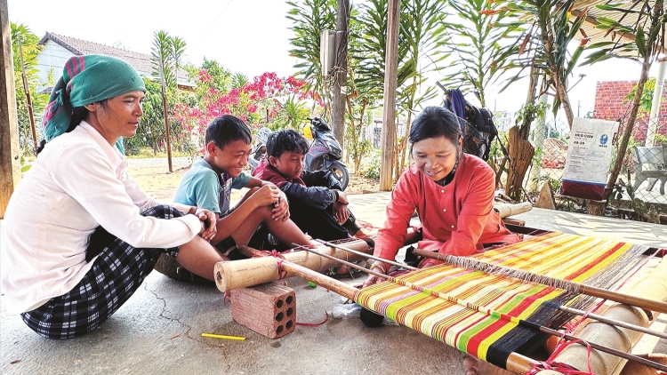 URANG GIÉ TRIÊNG KHIK RAMIK, PATAGOK ILAMU MENG KAN