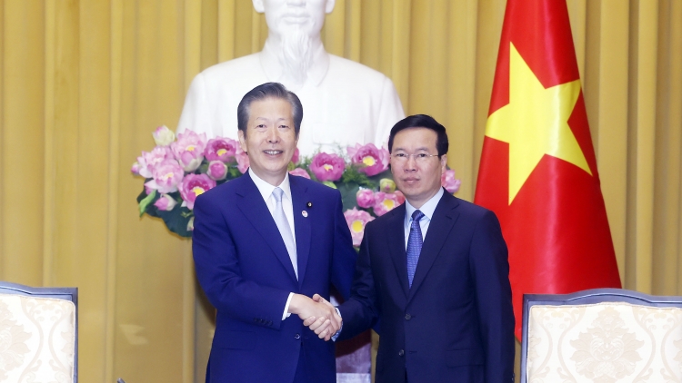 Khua lăn čar Võ Văn Thưởng drông Đảng Công minh Japon 