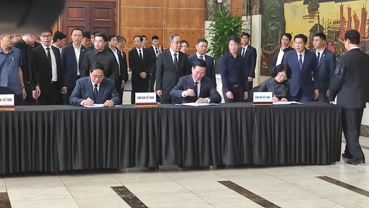 Ƀư ryơk n’hao nău jor khĭt Groi Thủ tướng ơm Lê Văn Thành tĭng nău kan njor khĭt gâl ngih dak 