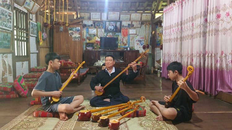 Pô thâo mbruă Điêu Chính Lả - Pô krơ̆ng kơ ênai brô̆ tính tẩu mnuih djuê ana Thái trắng Sơn La