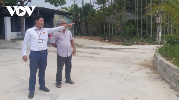 Pay đoọng k’tiêc bhrợ c’lâng c’tôch tu râu liêm crêê âng c’la đay