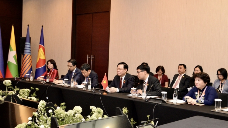 ពត៌មាន ម៉ោង​ ៦