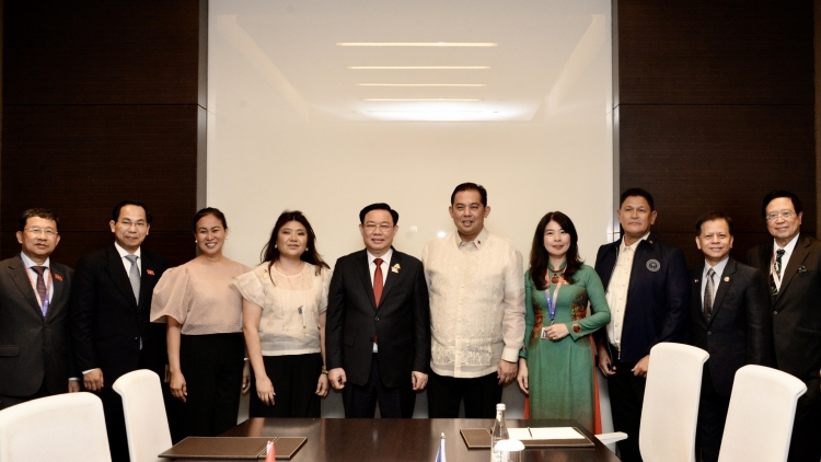 Kơdră chĕp pơgơ̆r Kuô̆k hô̆i Vương Đình Huệ tơƀơ̆p Kơdră chĕp pơgơ̆r Hạ viện Philipines