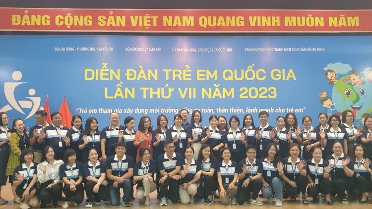 Gưl klă sĭt Klei bi kƀĭn phung hđeh ala čar gưl tal 7 