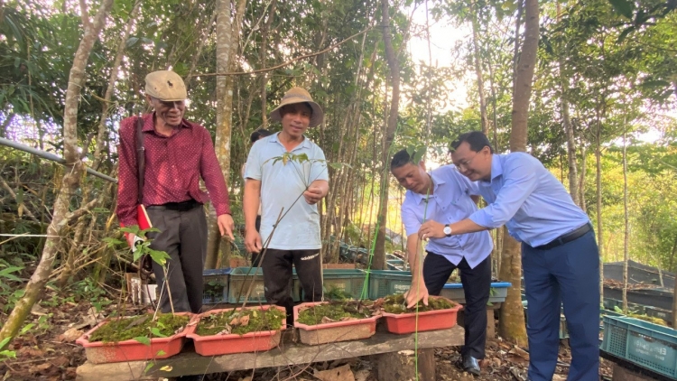 Ƀai 3: “Mâu tơdroăng ki hơniâp ro pá kơdâm kong ki tơniăn lĕm”