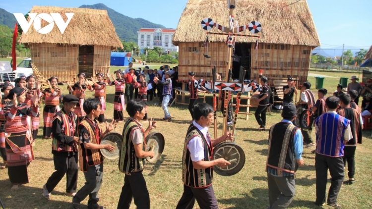 Ra văng liêm ghít t’ngay bhiệc bhan Văn hoá zâp acoon cóh miền Trung